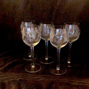 Set of 5 Princess House etched crystal wine glasses
